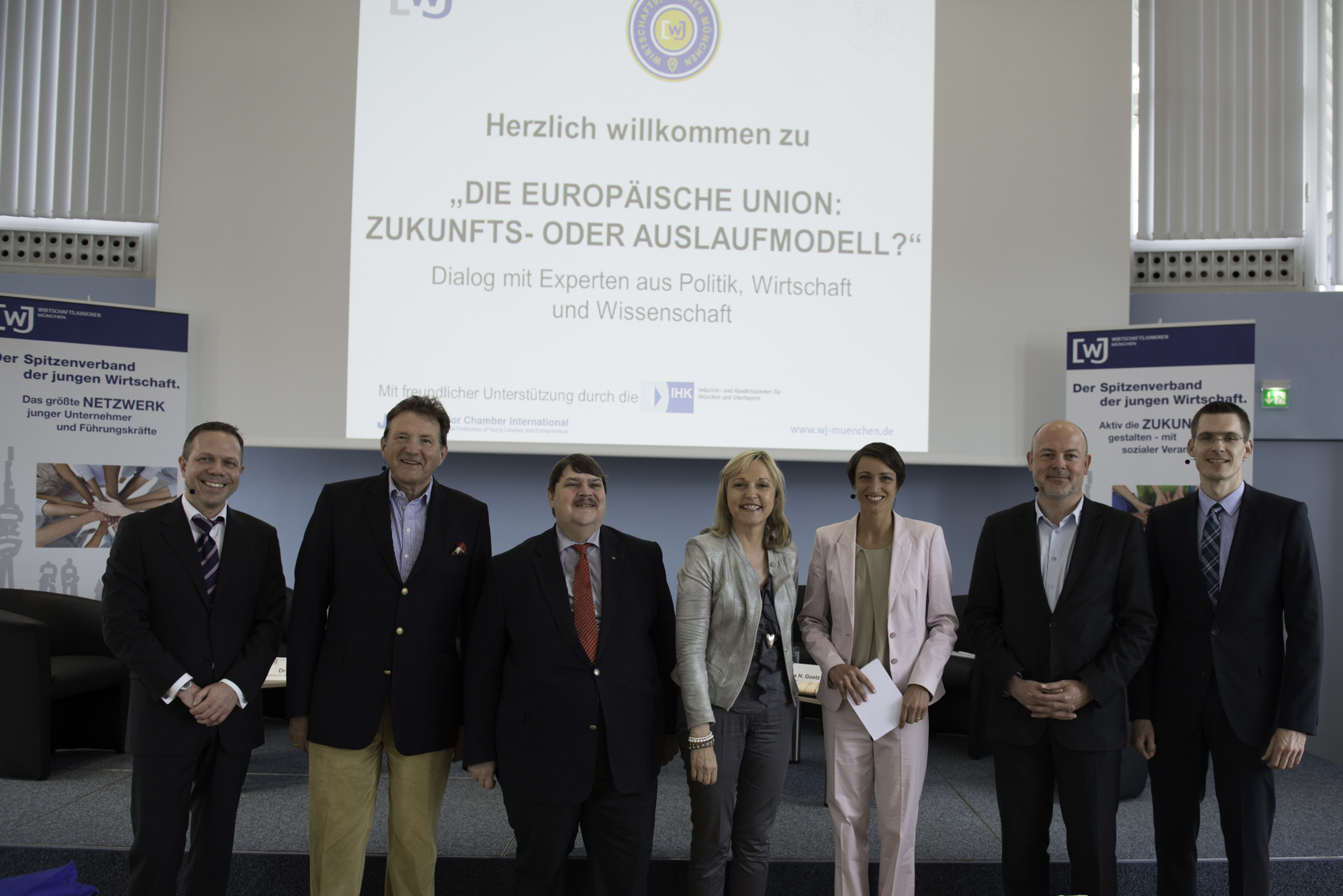 20140514190741_vlnr_Prof._Dr._Klaus_H._Goetz,_Dr._Eberhard_Sasse,_MdEP_Bernd_Posselt,_Europaministerin_Dr._Beate_Merk,_Sophie_von_Puttkamer,_Kommissions-Repraesentant_Peter_Martin,_Prof._Dr._Niklas_Potrafke;_Foto._Walter_Glueck.jpg